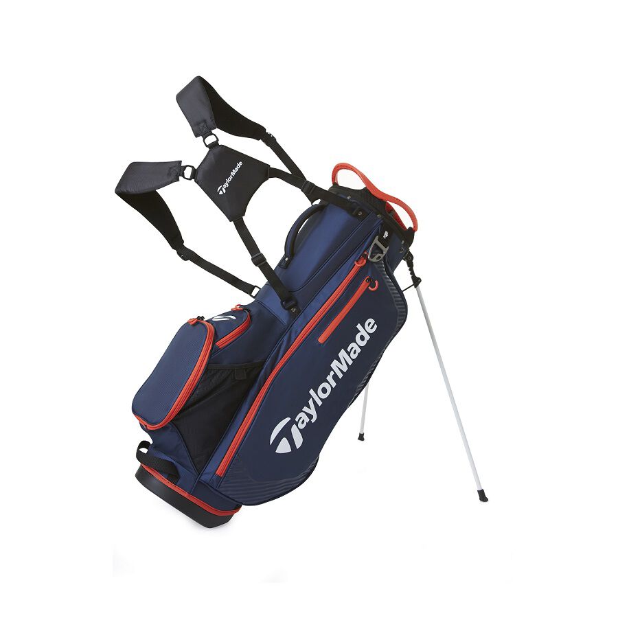 TaylorMade Pro Stand Bag bärbag i blått och rött med 8-delad topp, sedd från sidan