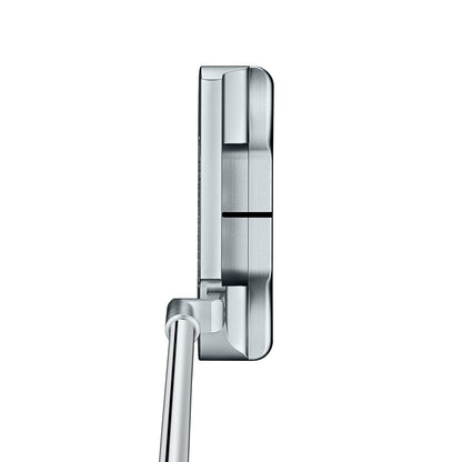 Scotty Cameron Newport putter med mattborstad finish, vy av klubbhuvudet