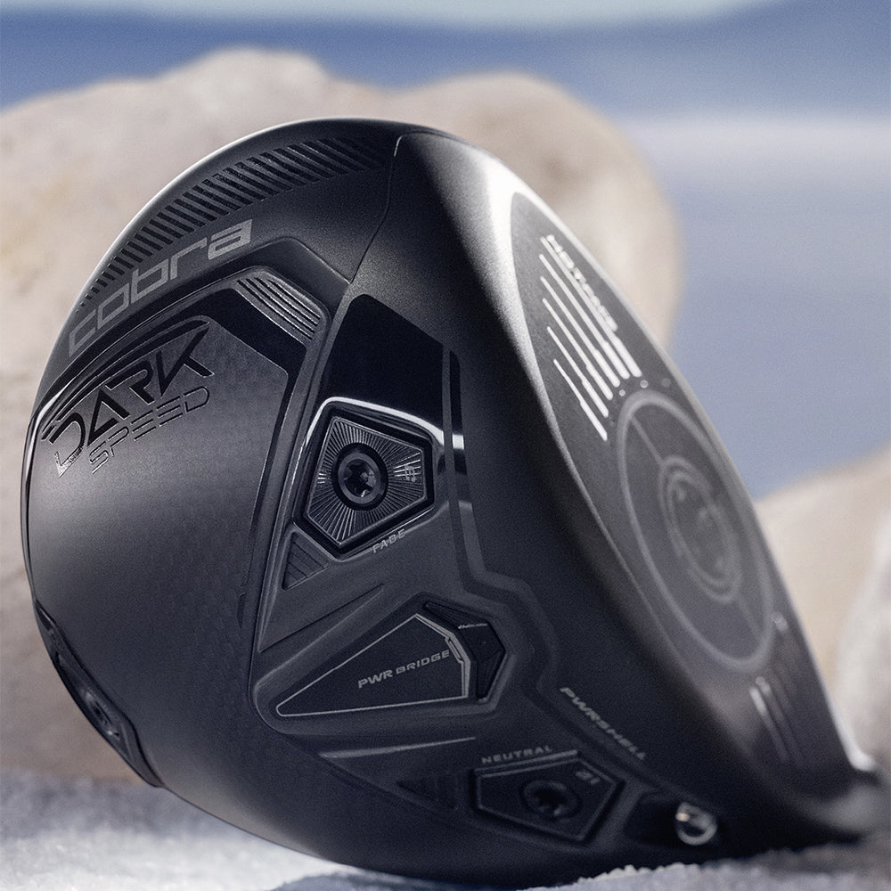 Cobra Darkspeed LS driver, närbild på sulan med PWR-BRIDGE-vikten och de flyttbara vikterna